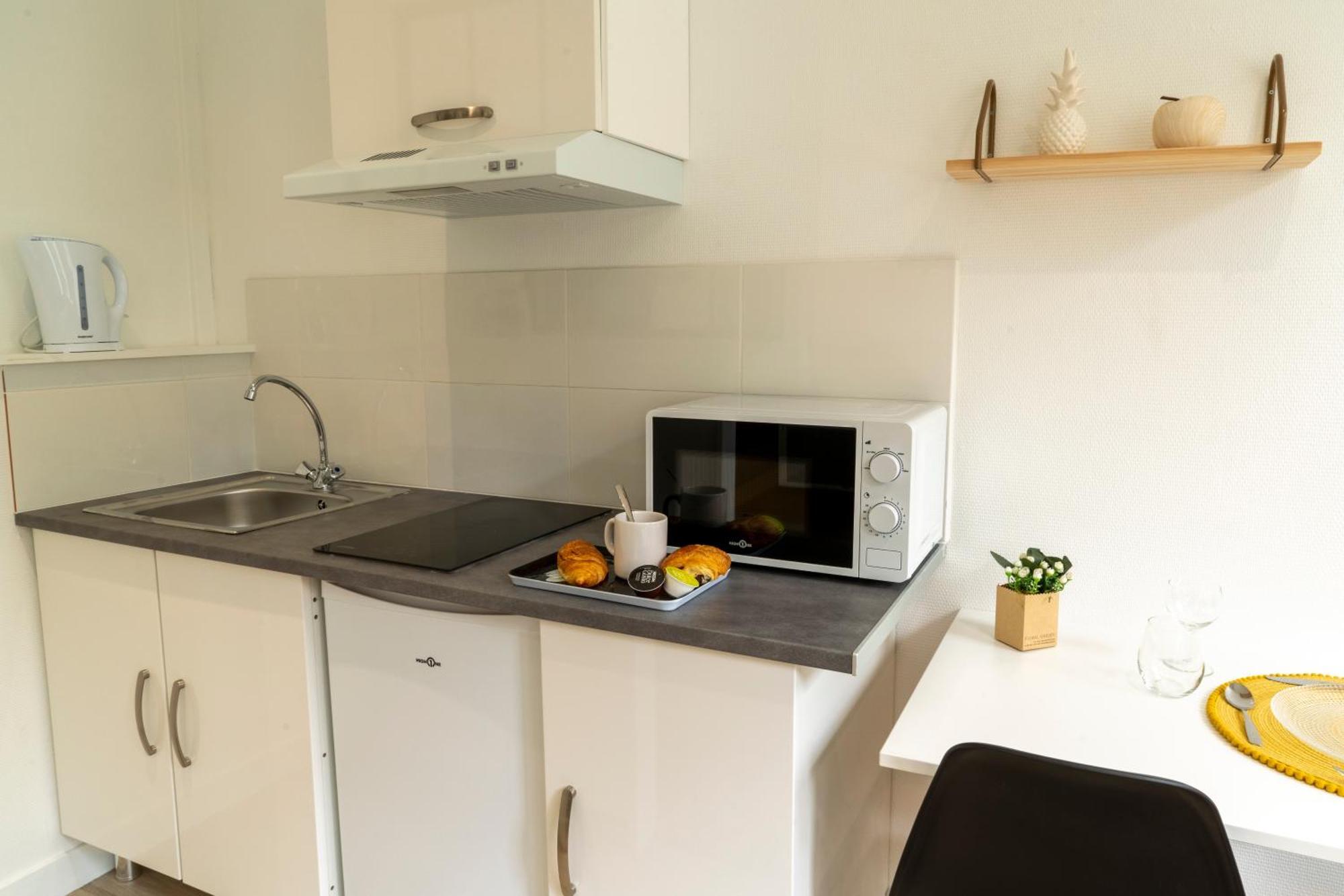 Stockholm- Studio Serenite Avec Jardin Charleville-Mezieres Luaran gambar